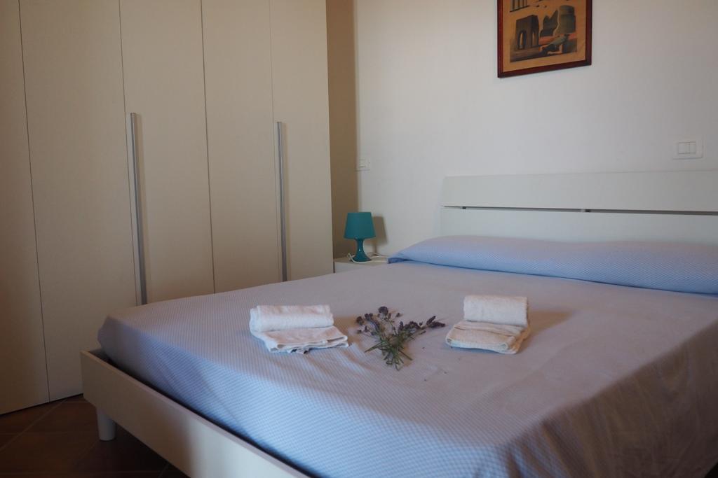 Apartamento Finestra Della Val D'Orcia Contignano Habitación foto